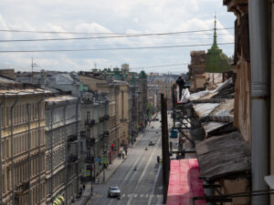 «Удельную» и «Фрунзенскую» закрыли, Китайский дворец восстановили, Заксобрание ушло на каникулы. Как за июнь изменилась жизнь в Петербурге